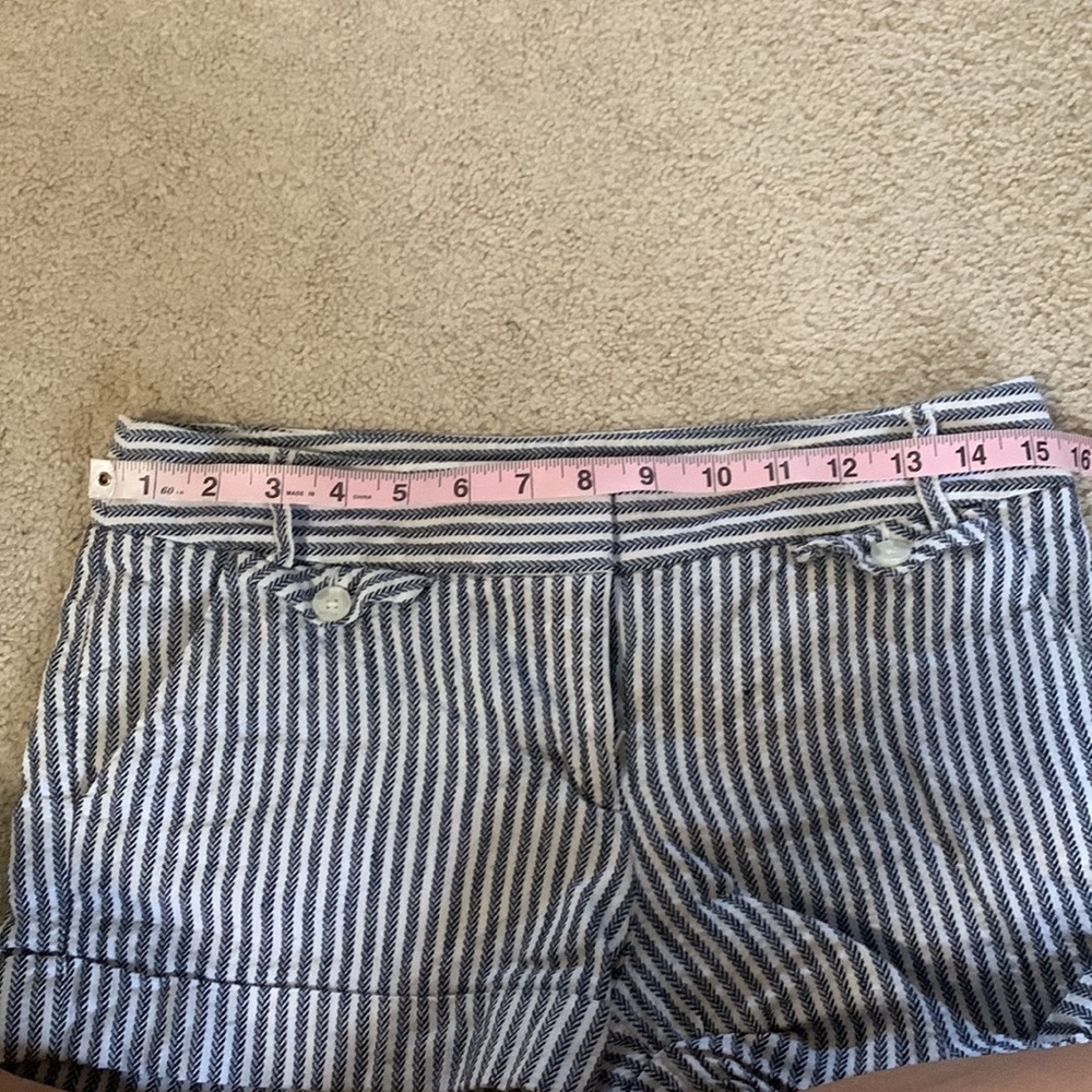 Express Linen Shorts - Picture 9 of 12
